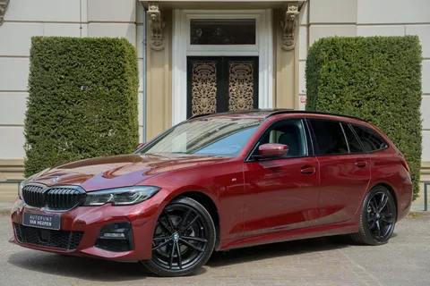 BMW 3-serie Touring 320i High Executive TREKHAAK | PANO | KUIPSTOELEN | CARBON | ADAPTIVE | MEMORY | LASER