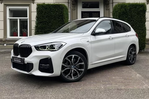 BMW X1 xDrive25e PANO | CRUISE | HIFI | CARPLAY | M-PAKKET | STOELVERW