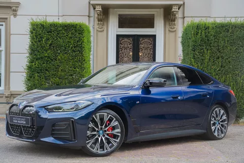 BMW i4 M50 High Executive 84 kWh DR. ASSIST PRO | MEMORY | KEYLESS | COGNAC | INDIVIDUAL