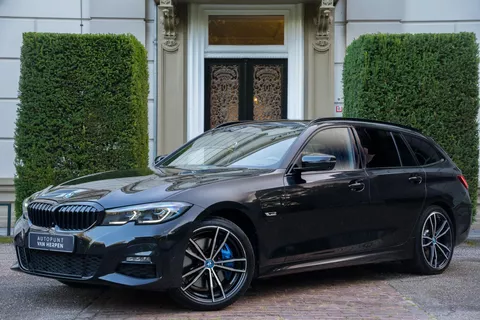 BMW 3-serie Touring 330e M-Sport TREKHAAK | LASER | HUD | 360 CAM | SAFETY PACK