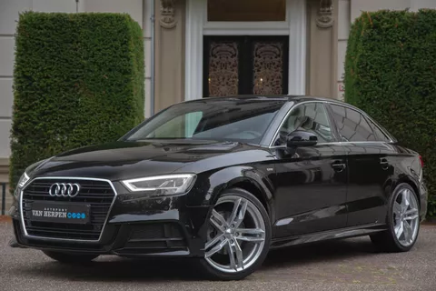 Audi A3 Limousine 1.5 TFSI S-Line 19 inch | PDC | ORG NL 3e EIGN | Nieuwstaat