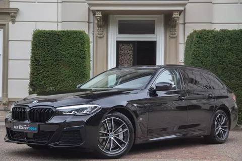 BMW 5-serie Touring 530e Executive M-Sport pakket | Leder | ACC | Dodehoeksens