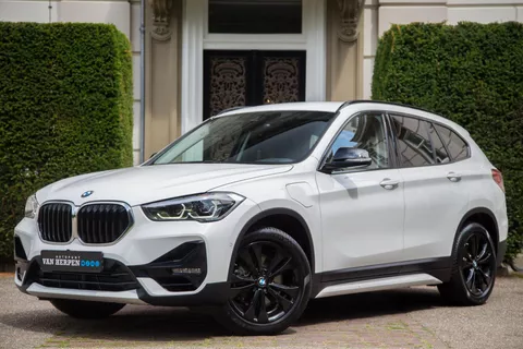 BMW X1 xDrive25e Executive Trekhaak | H&amp;K | Camera | Navi Prof