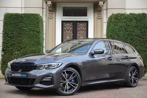 BMW 3-serie Touring 330e M-Sport Trekhaak | Pano | Leder | Carplay | Nieuwstaat