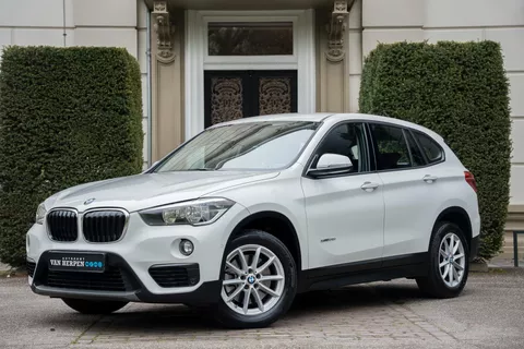 BMW X1 sDrive20i Sportstoelen | PDC | ORG NL 1E EIGN