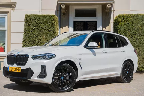 BMW X3 xDrive30e High Executive TREKHAAK | KUIPSTOELEN | MEMORY | CAMERA | HIFI