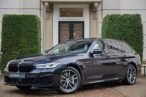 BMW 5-serie Touring 530e xDrive M-Sport Pano | H&amp;K | Laser | HUD | ACC | ZEER LUXE